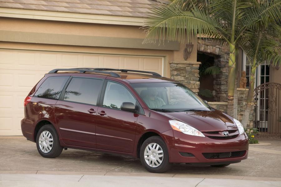  Toyota Sienna 2006 года  (фото 30 из 36)